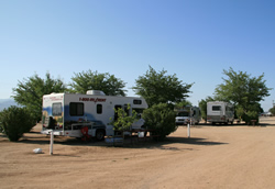 De Cruise America camper (op de KOA camping in Kingman)