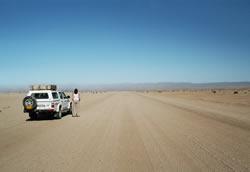 De opdoemende zeemist bij de kust (richting Cape Cross)